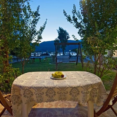 Villa Elli 2 Beach-Front Villa With Garden Itea Exterior photo
